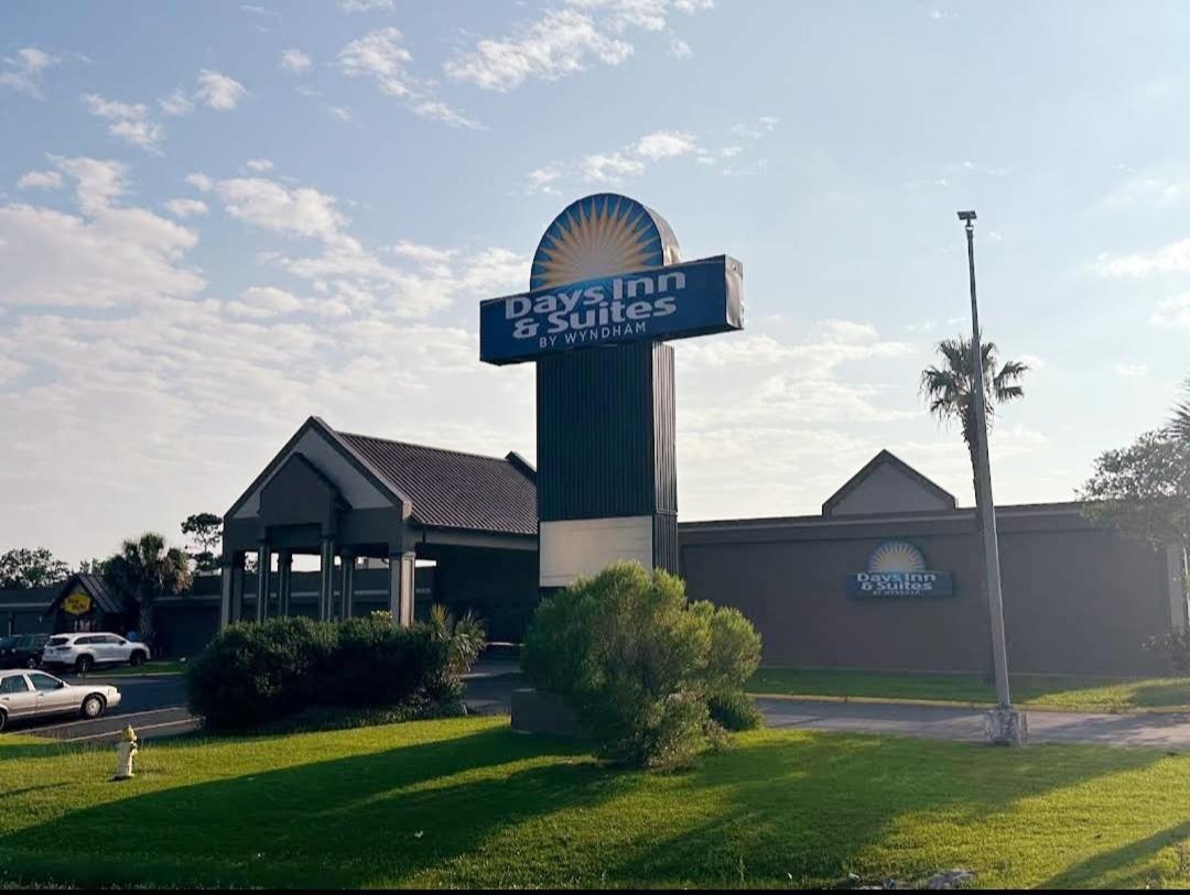 Days Inn & Suites By Wyndham Jennings Exterior foto