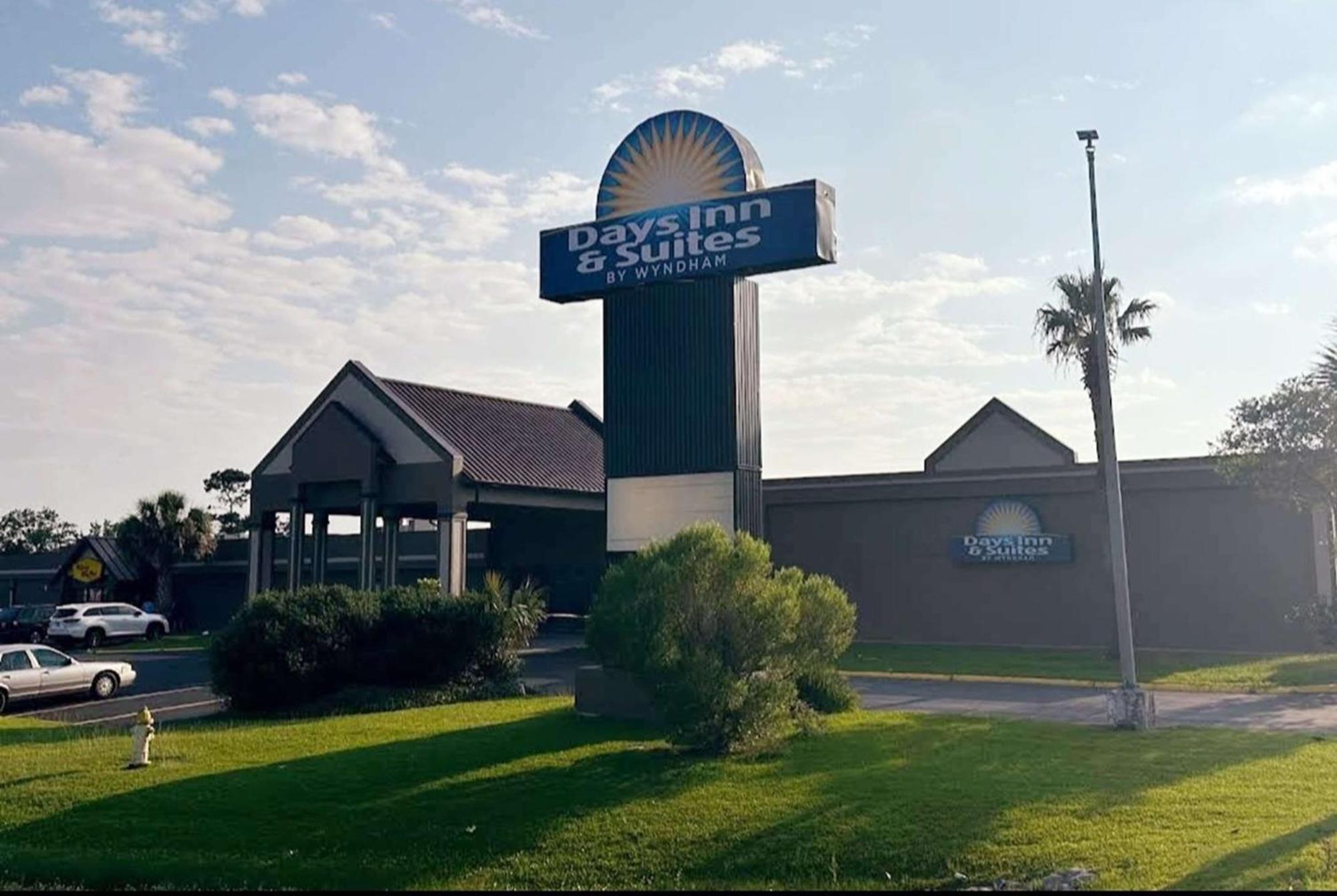 Days Inn & Suites By Wyndham Jennings Exterior foto
